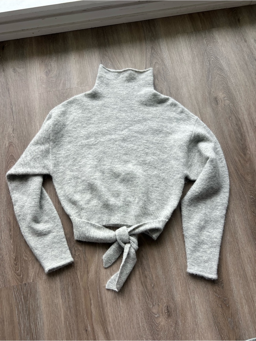 Aritzia Wilfred never worn Lorin sweater